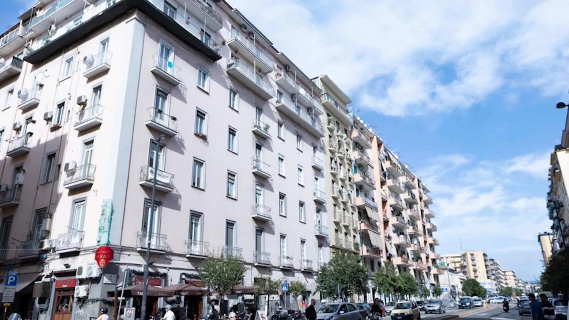 Sun&City Νάπολη Bed and Breakfast